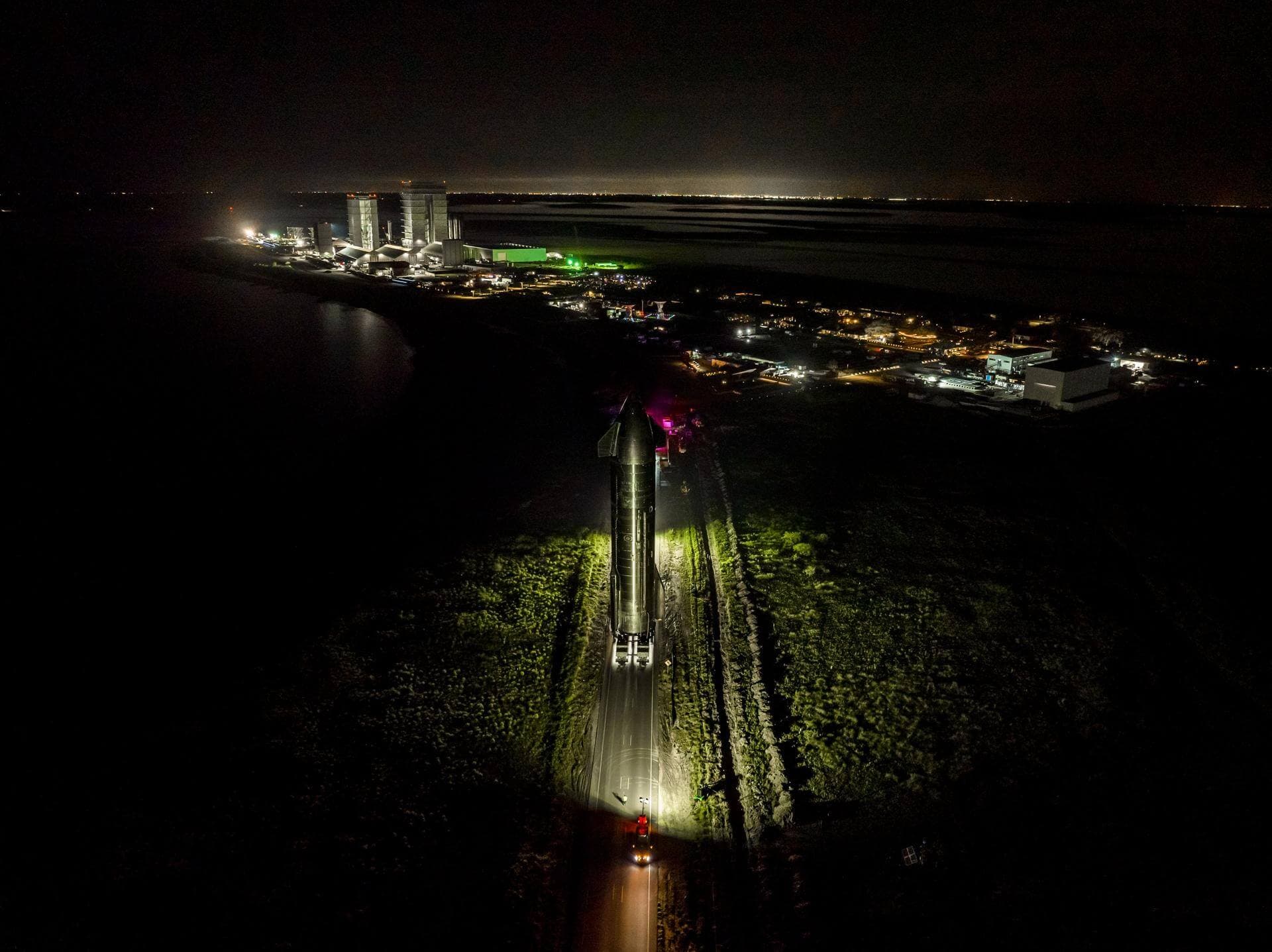 SpaceX Starship S28 Rollout